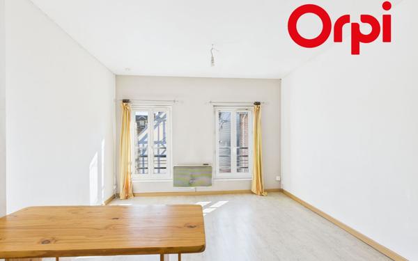 Immeuble à vendre    4 pièces •  Bernay