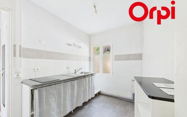 Immeuble à vendre    4 pièces •  Bernay