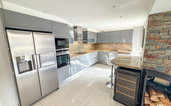 Appartement à vendre    3 pièces • 109,07 m2 Mandelieu-la-Napoule