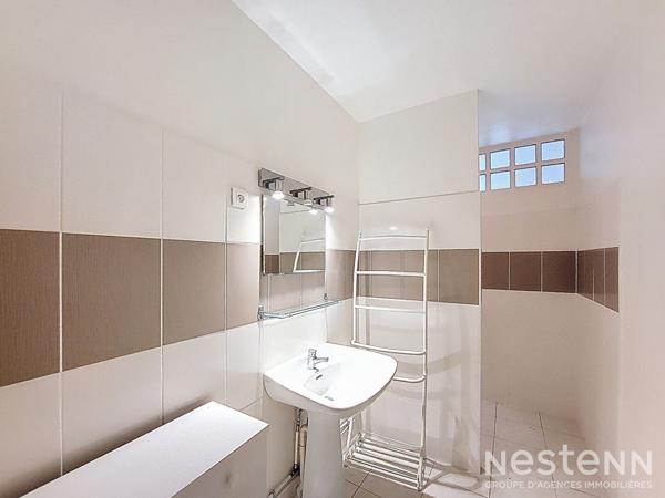 A Vendre Maison en pierre de plain-pied de 142 m² avec 305 m² de dépendances à la campagne