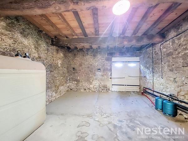 A Vendre Maison en pierre de plain-pied de 142 m² avec 305 m² de dépendances à la campagne