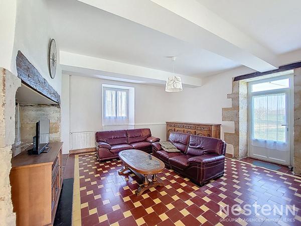 A Vendre Maison en pierre de plain-pied de 142 m² avec 305 m² de dépendances à la campagne