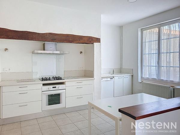 A Vendre Maison en pierre de plain-pied de 142 m² avec 305 m² de dépendances à la campagne