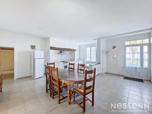 A Vendre Maison en pierre de plain-pied de 142 m² avec 305 m² de dépendances à la campagne