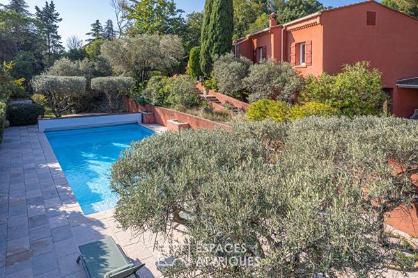 Alliance d’une maison provençale réinventée et d’un panorama d’exception