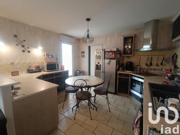 Pavillon 7 pièces de 179 m² à Châteauroux (36000)