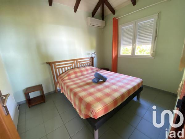 Duplex 3 pièces de 79 m² à Terre-de-Bas (97136)