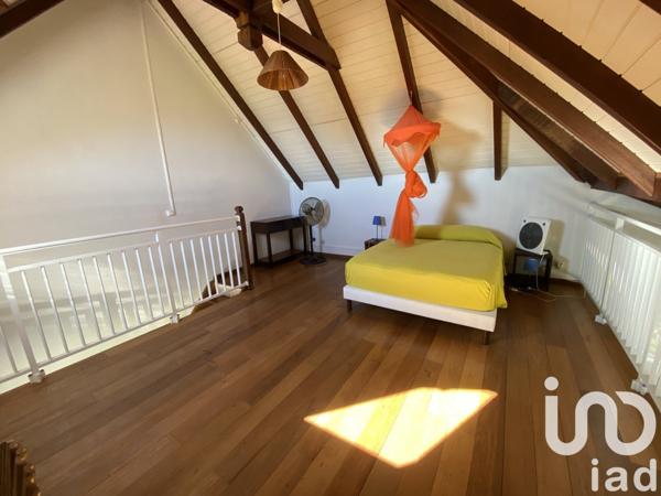 Duplex 3 pièces de 79 m² à Terre-de-Bas (97136)