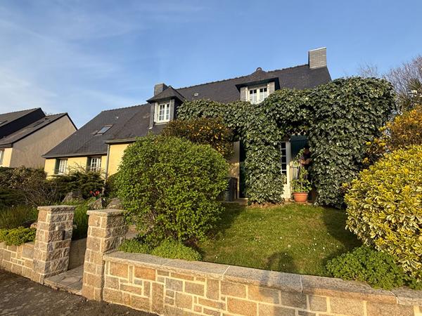 Maison à vendre à Châteaugiron ? 5 chambres ? Sous-sol complet ? Terrain de 459 m² ? Proche Rennes