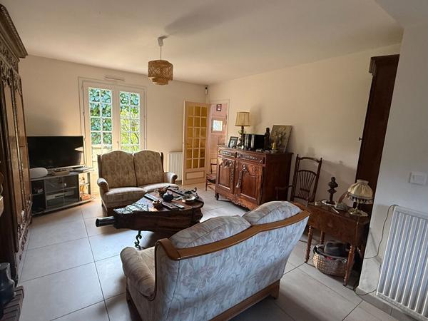 Maison à vendre à Châteaugiron ? 5 chambres ? Sous-sol complet ? Terrain de 459 m² ? Proche Rennes