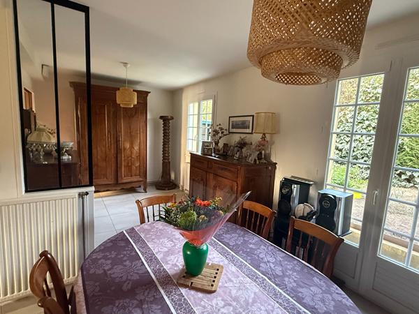 Maison à vendre à Châteaugiron ? 5 chambres ? Sous-sol complet ? Terrain de 459 m² ? Proche Rennes