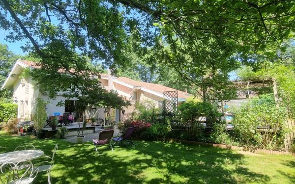 Maison à vendre    6 pièces • 140 m2 Dax