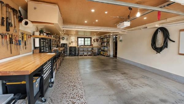 Maison familiale 5 chambres au calme, sans vis-à-vis, avec piscine et rivière en fond de jardin
