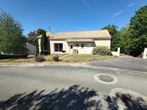 EXCLUSIVITÉ ? Une maison aux volumes exceptionnels, idéale pour accueillir tous vos projets de vie ! Coursac