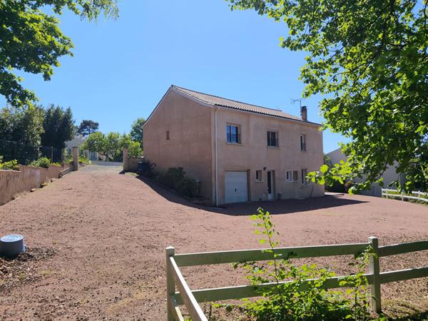 EXCLUSIVITÉ ? Une maison aux volumes exceptionnels, idéale pour accueillir tous vos projets de vie ! Coursac