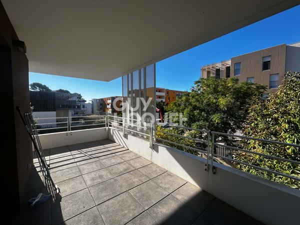 JOLI T3 MEUBLE + PARKING + BALCON