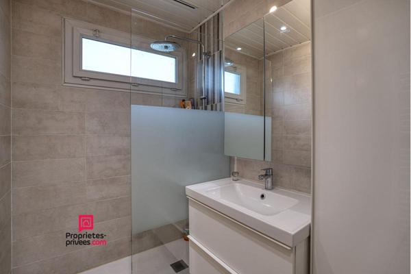 Belle  opportunité : Maison de 118 m2 sur terrain de 585 m2 -Mions