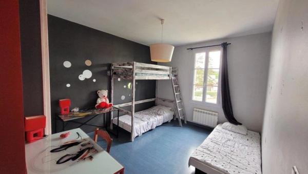 SANGUINET (40), belle maison de caractère de 205 m², 9 pièces avec appartement T2 indépendant, jardin et piscine