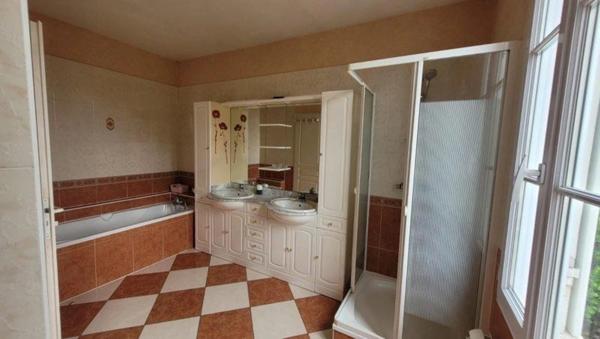 SANGUINET (40), belle maison de caractère de 205 m², 9 pièces avec appartement T2 indépendant, jardin et piscine