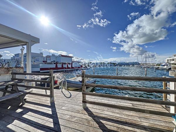Port Camargue Marina de type P5  de 104m² environ en Triplex avec garage