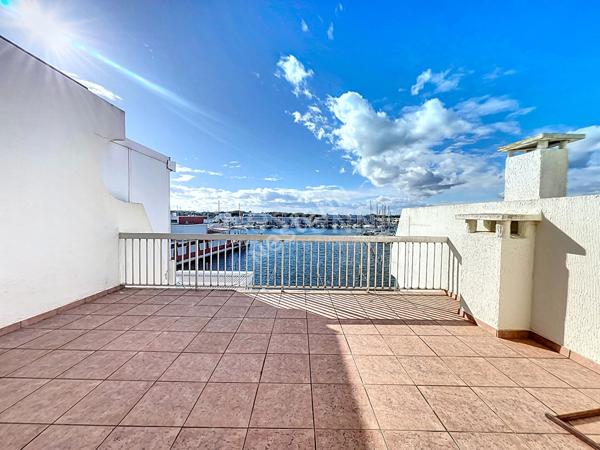 Port Camargue Marina de type P5  de 104m² environ en Triplex avec garage