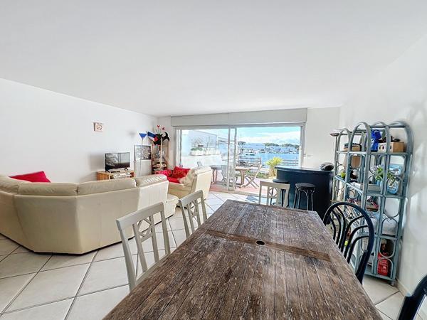 Port Camargue Marina de type P5  de 104m² environ en Triplex avec garage