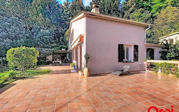 Maison à vendre    6 pièces • 155 m2 Roquebrune-Cap-Martin