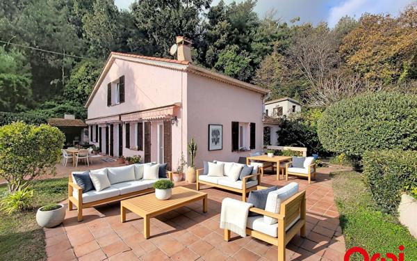 Maison à vendre    6 pièces • 155 m2 Roquebrune-Cap-Martin