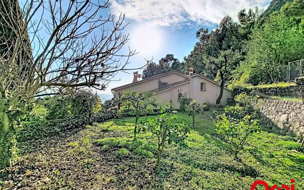 Maison à vendre    6 pièces • 155 m2 Roquebrune-Cap-Martin