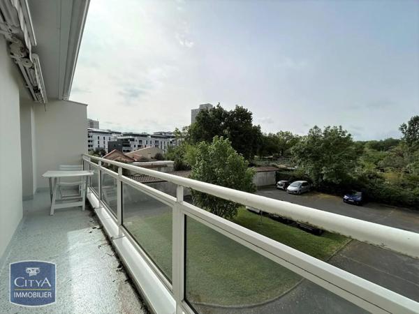 Appartement à louer 2 pièces 37.35m² Talence (33400)