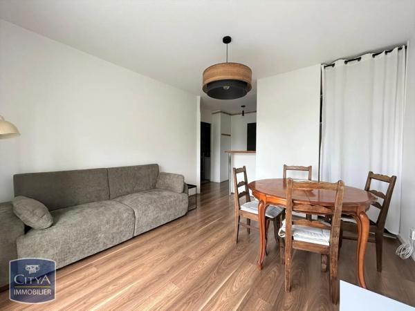 Appartement à louer 2 pièces 37.35m² Talence (33400)