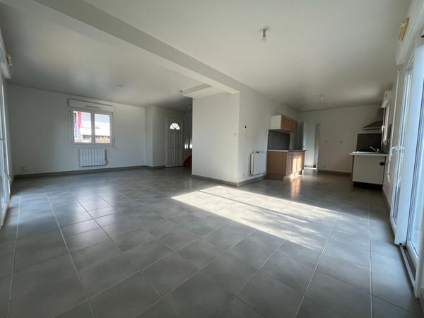 Angers - Pasteur - maison de 4 chambres -dont 1 de plain pied avec cour et stationnement