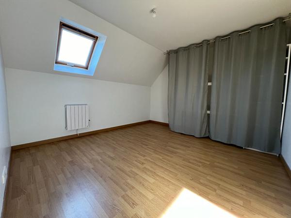 Angers - Pasteur - maison de 4 chambres -dont 1 de plain pied avec cour et stationnement