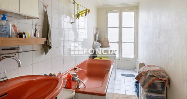 À vendre Appartement 3 pièces 53.79 m² - Paris 75010