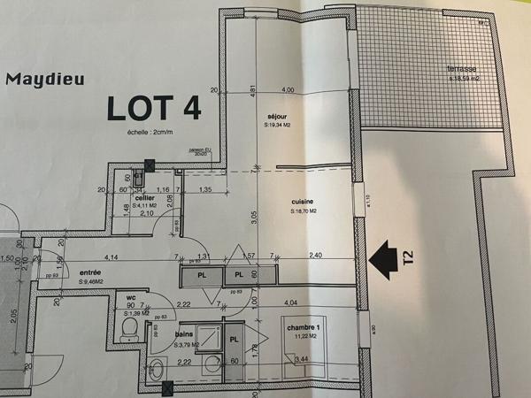 Villeneuve sur Lot, centre ville, dans la résidence sécurisée du Lutetia, appartement MEUBLÉ de 68 m² situé au 1er étage avec ascenseur, en très bon état. La pièce de 37 m2 donne sur une agréable véranda de 18 m2, sans vis-à-vis. La cuisine est équipée , Villeneuve sur lot