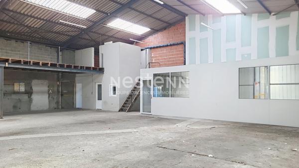 A LOUER Entrepôt / local industriel 256 m2 + rochelle de 55m²  L'Isle Jourdain (32600)