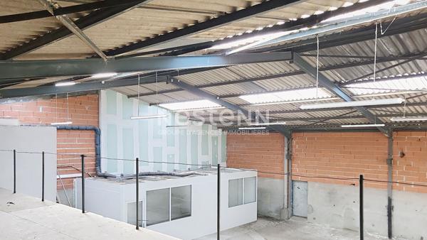 A LOUER Entrepôt / local industriel 256 m2 + rochelle de 55m²  L'Isle Jourdain (32600)