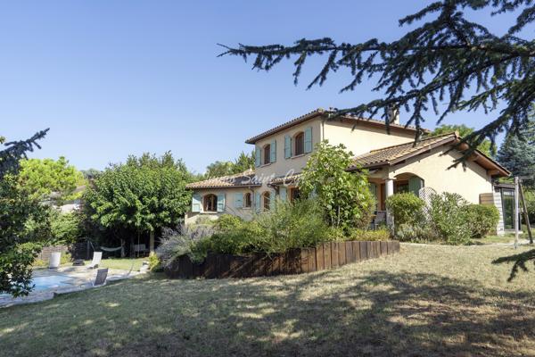 Maison 6 pièce(s) 5 chambre(s) 157 m²