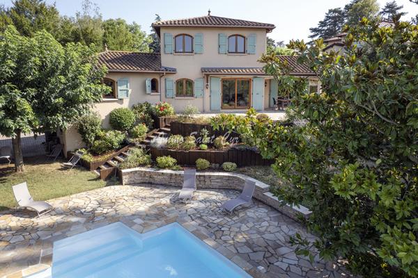 Maison 6 pièce(s) 5 chambre(s) 157 m²