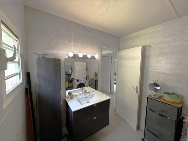 Maison à vendre à Les Trois-Bassins à la Réunion (97426), ref : 97424/191