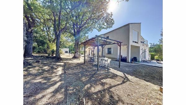 Trets - Maison T5 de163 m2 sur 4270 m² de parcelle