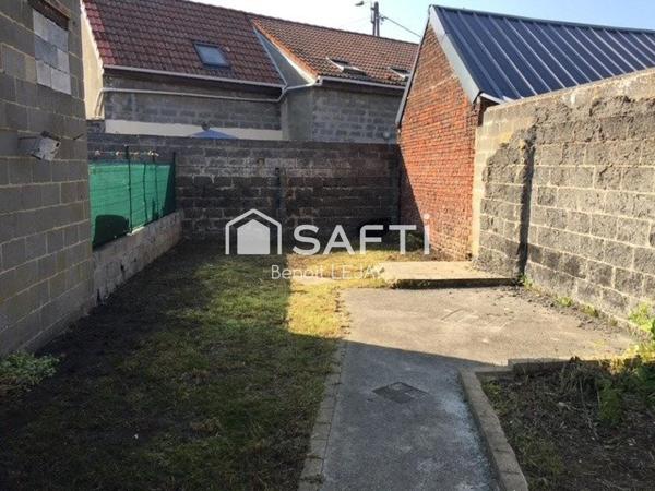 maison DE VILLE SEMI INDIVIDUELLE