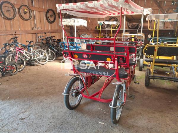 TERRAIN DE LOISIRS AU CŒUR D’UN AXE TOURISTIQUE MAJEUR