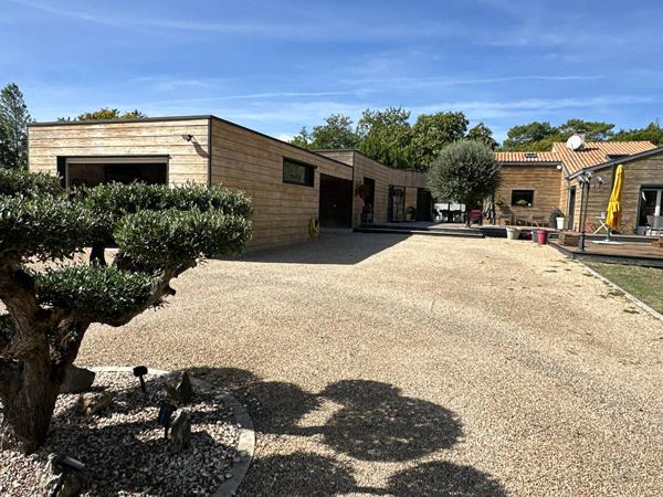 MAISON à ETAULES