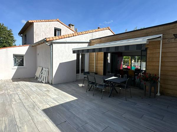 MAISON à ETAULES