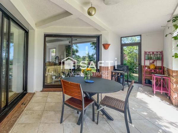 Vue Pyrénées et le centre du village à pied!