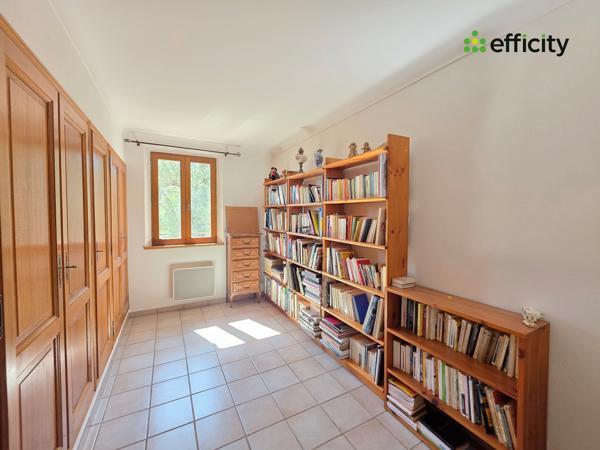 Maison
         6 pièces
        - 130 m² Exclusivité 400 000 € *