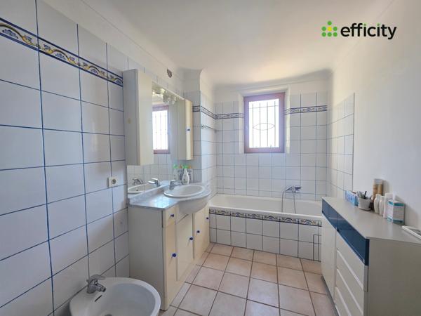 Maison
         6 pièces
        - 130 m² Exclusivité 400 000 € *