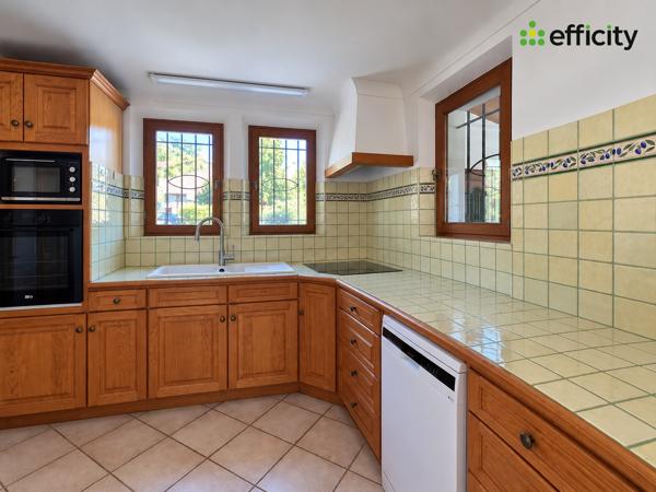 Maison
         6 pièces
        - 130 m² Exclusivité 400 000 € *