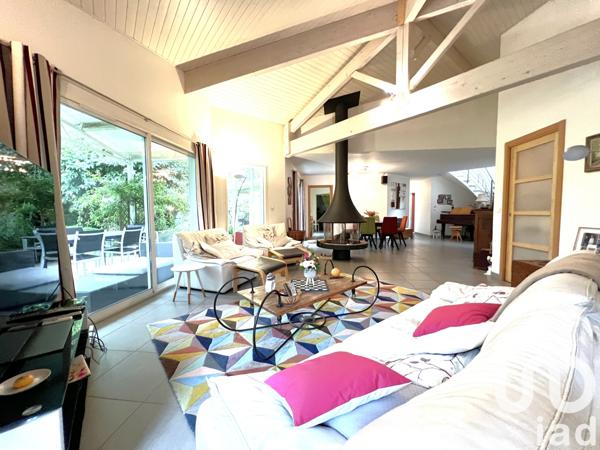 Maison à vendre 8 pièces 240 m² Sainte-Eulalie